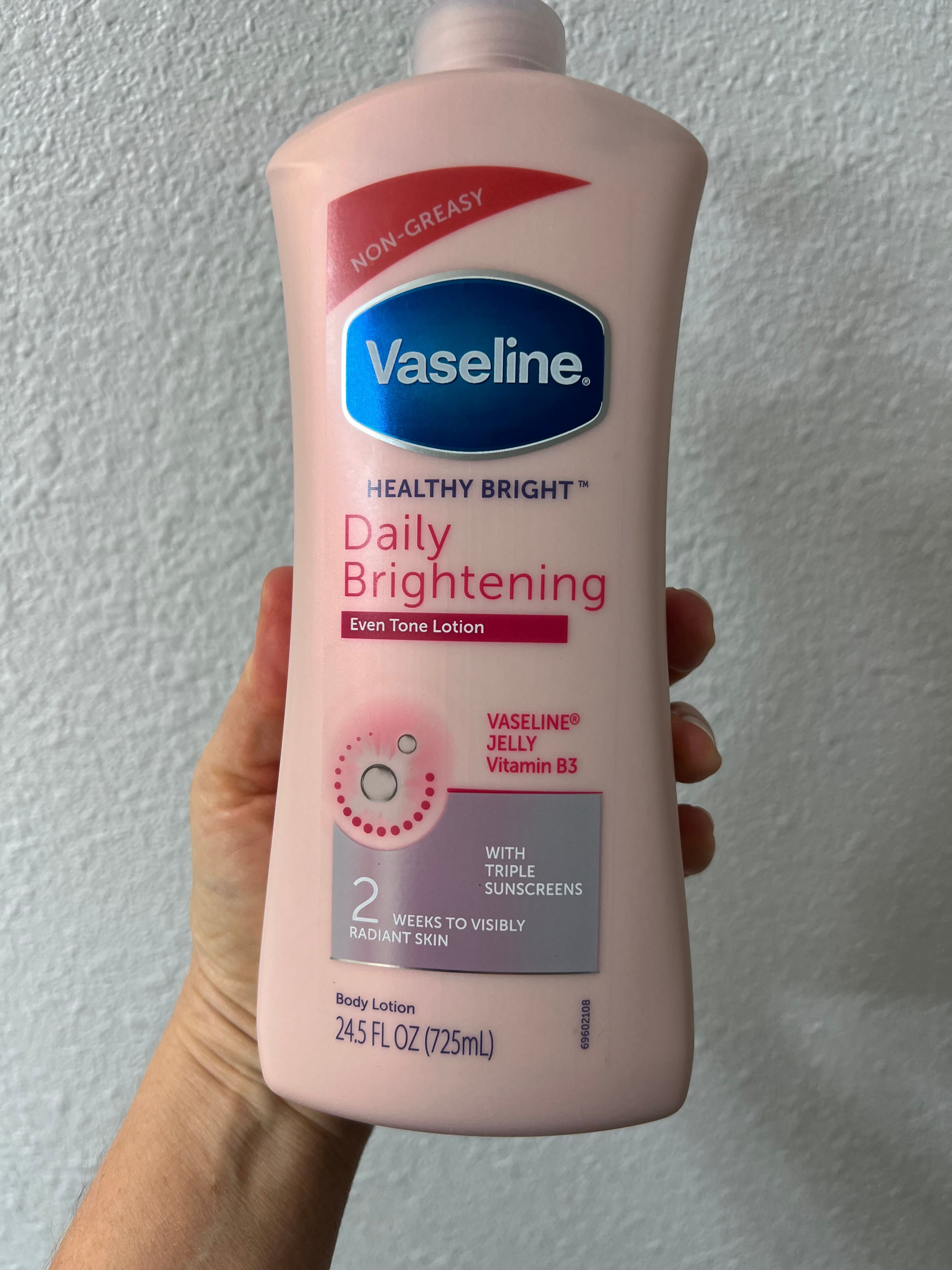 Vaseline® Healthy Bright Lotion   Vaseline®