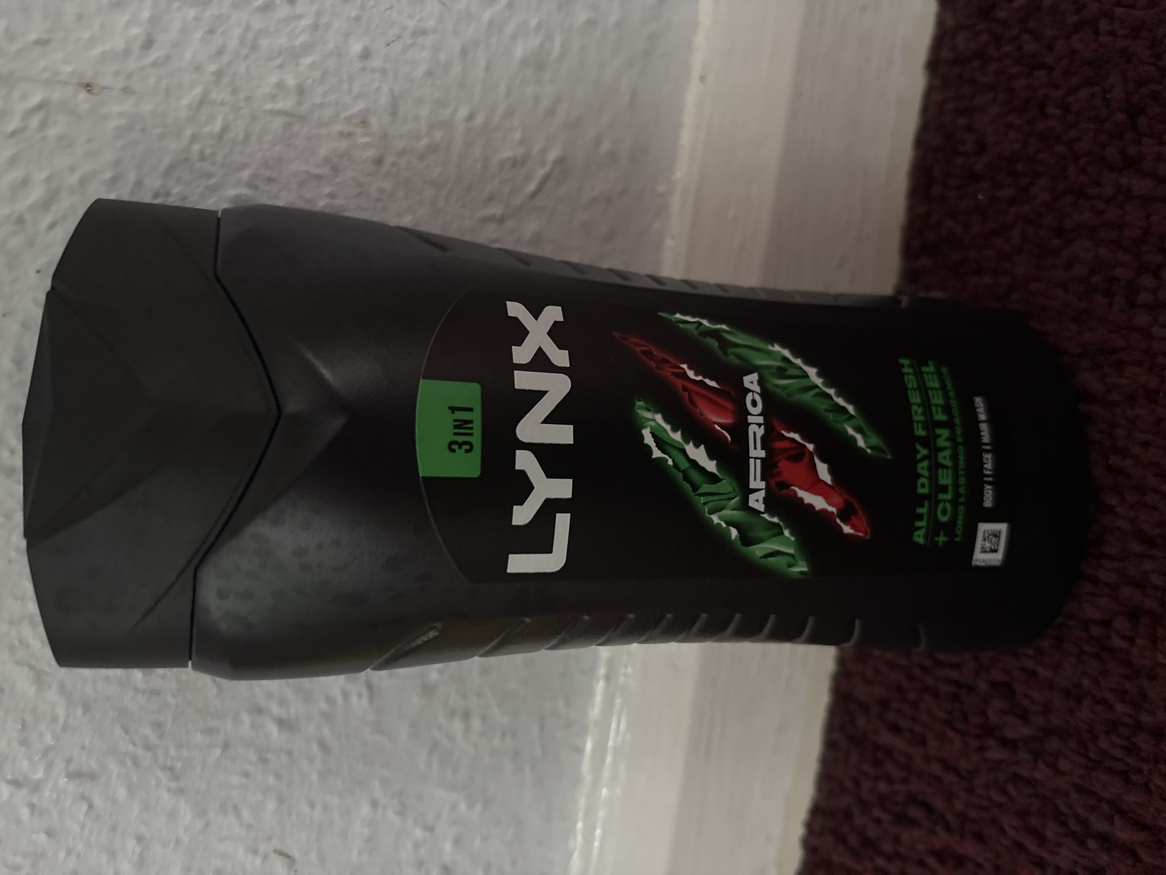 Lynx Black Duschgel Für Männer – 500 Ml, Mit Duft Von Gefrorener Birne & Zedernholz, Dermatologisch Getestet